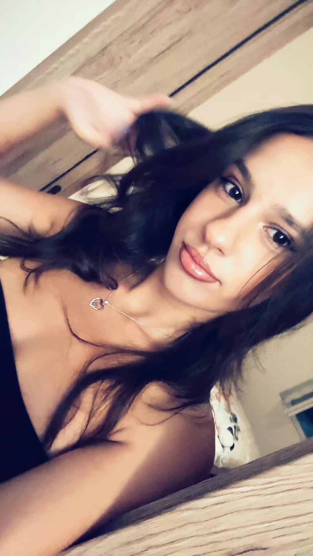 @𝐸🍒