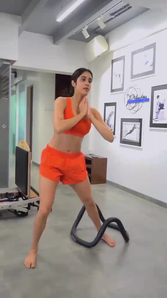 @Bollywoodkillerindusteryworl😋