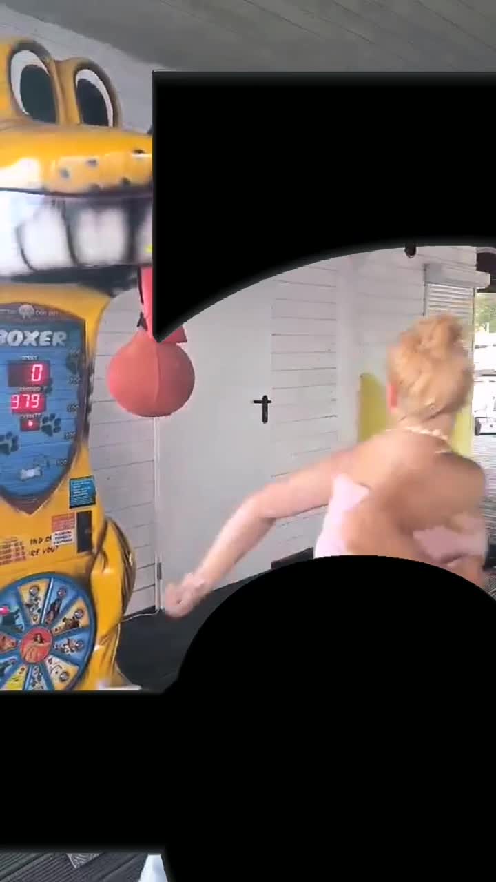 @Blondi09