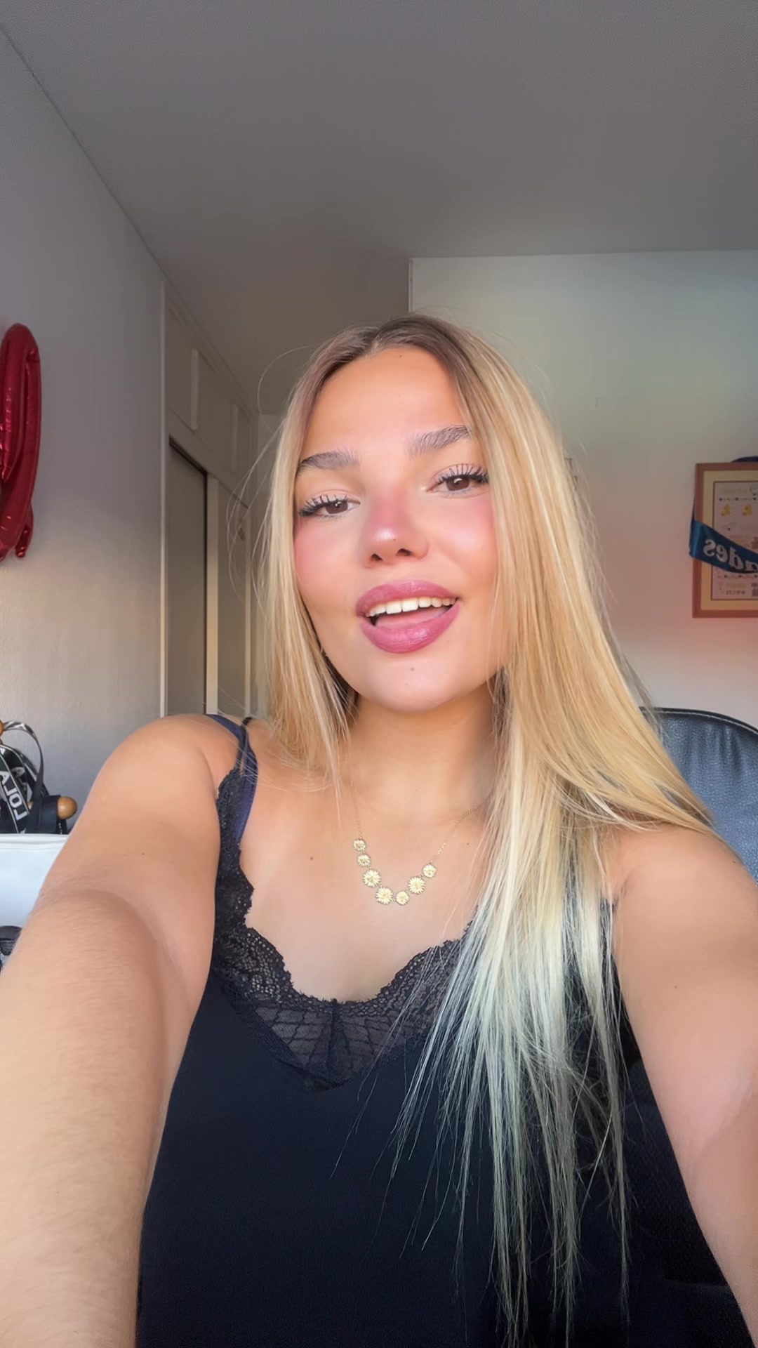 @𝒄𝒓𝒊𝒔𝒕𝒊𝒏𝒂