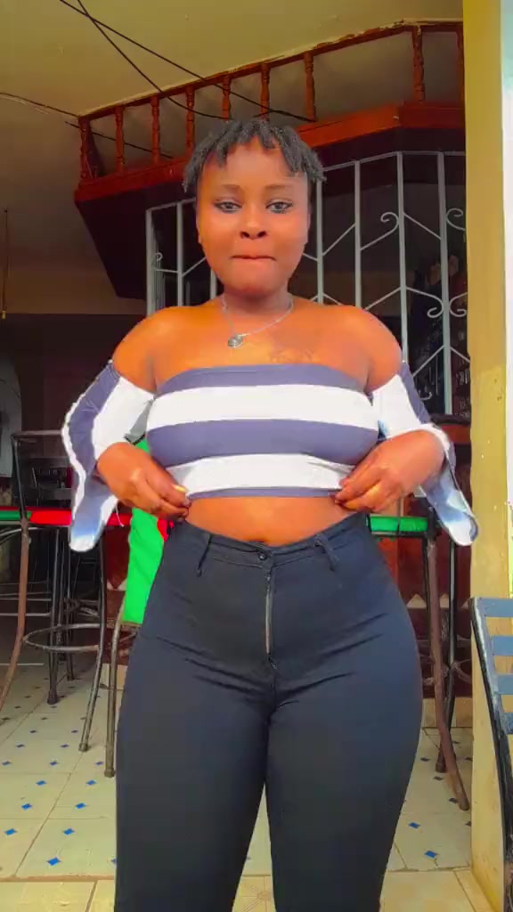 @Vivvy💋