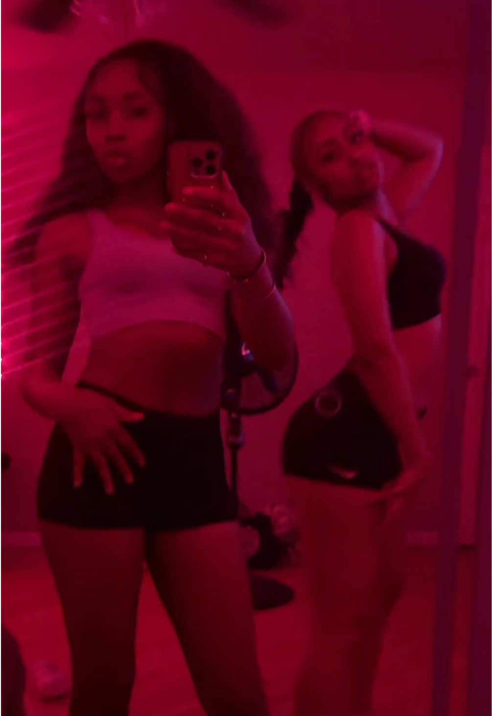 @kyrasecretaccountt