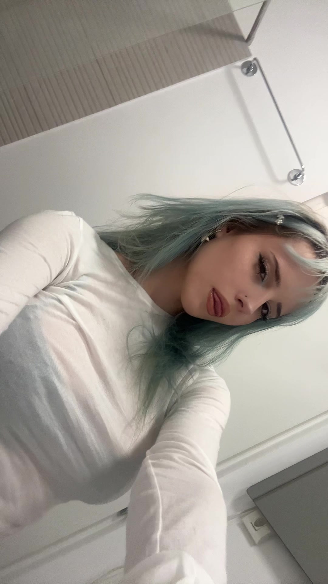 @eliz☮︎
