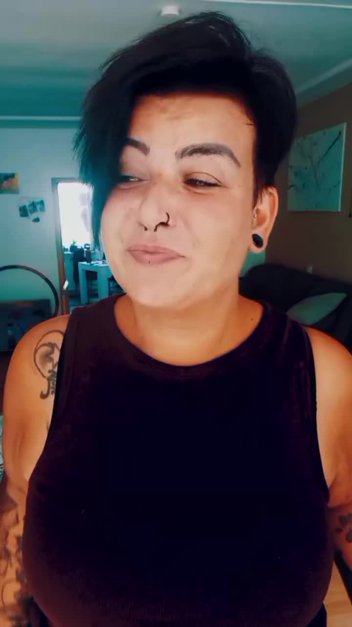 @Sarah🩷💛🩵