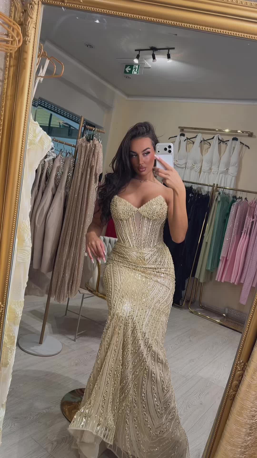 @MillionDress.hu