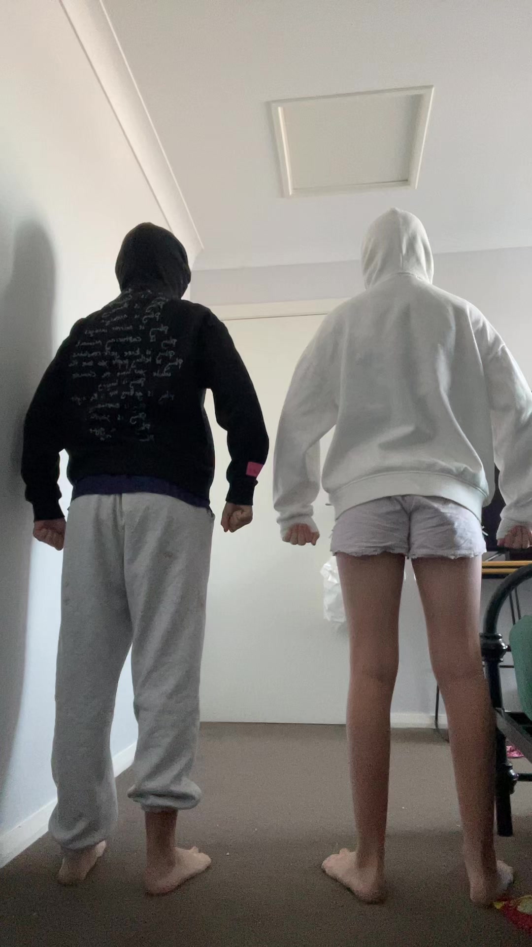 @Wh0_b3lla