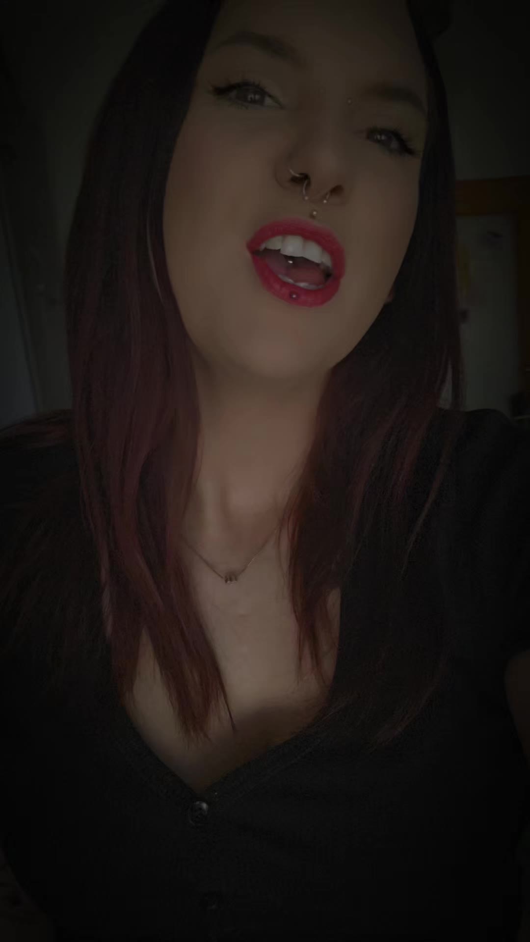 @𝓐𝓷𝓷𝓲 🖤