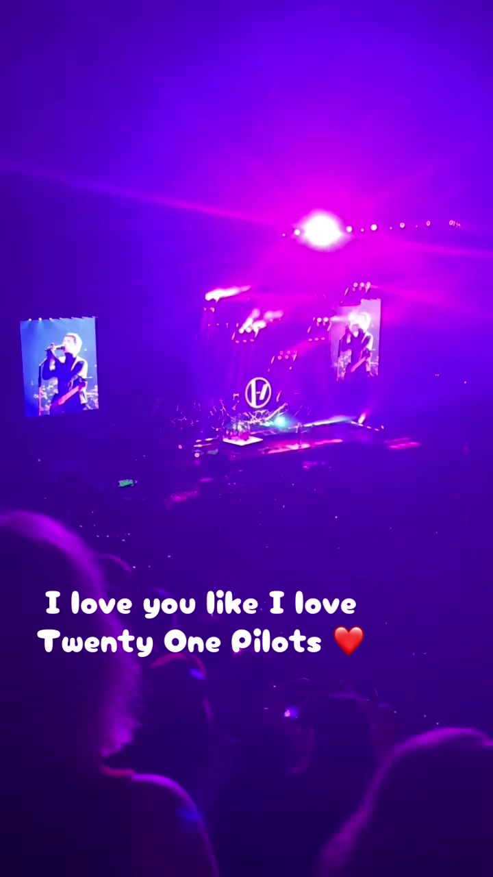 @Bee |-/ 🖤