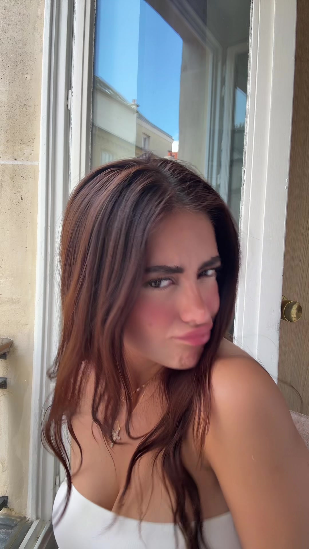 @dafneleon