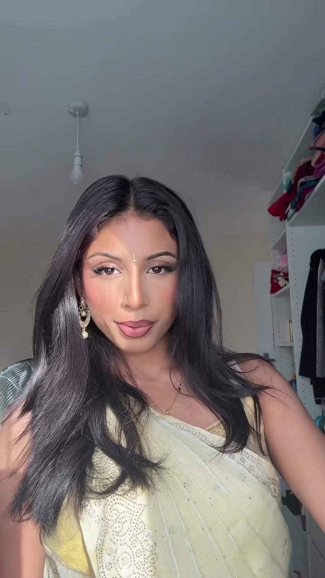 @𝒱