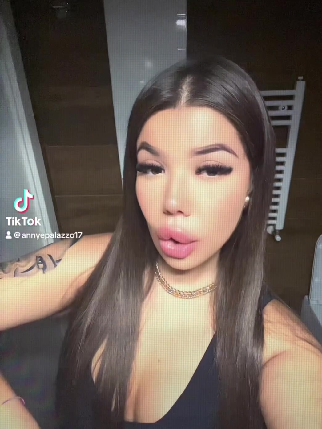 @𝒜𝒫