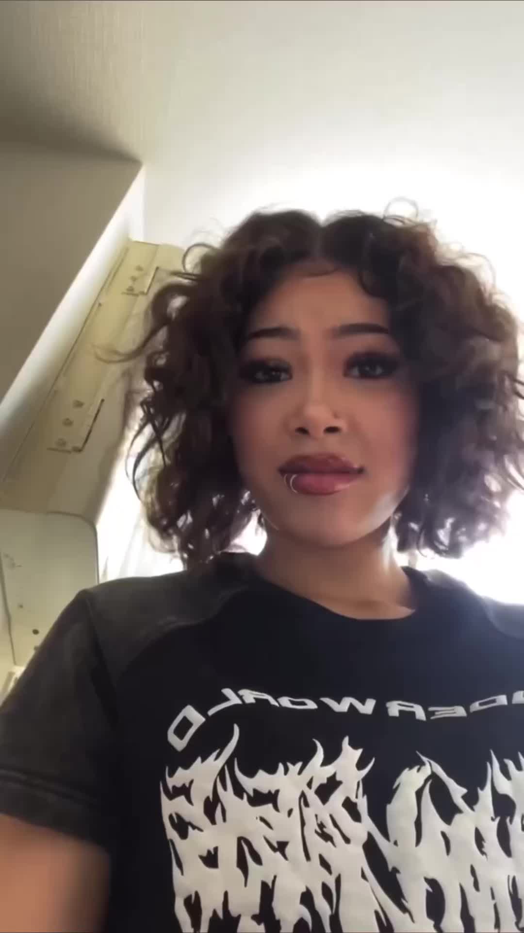 @kayla.