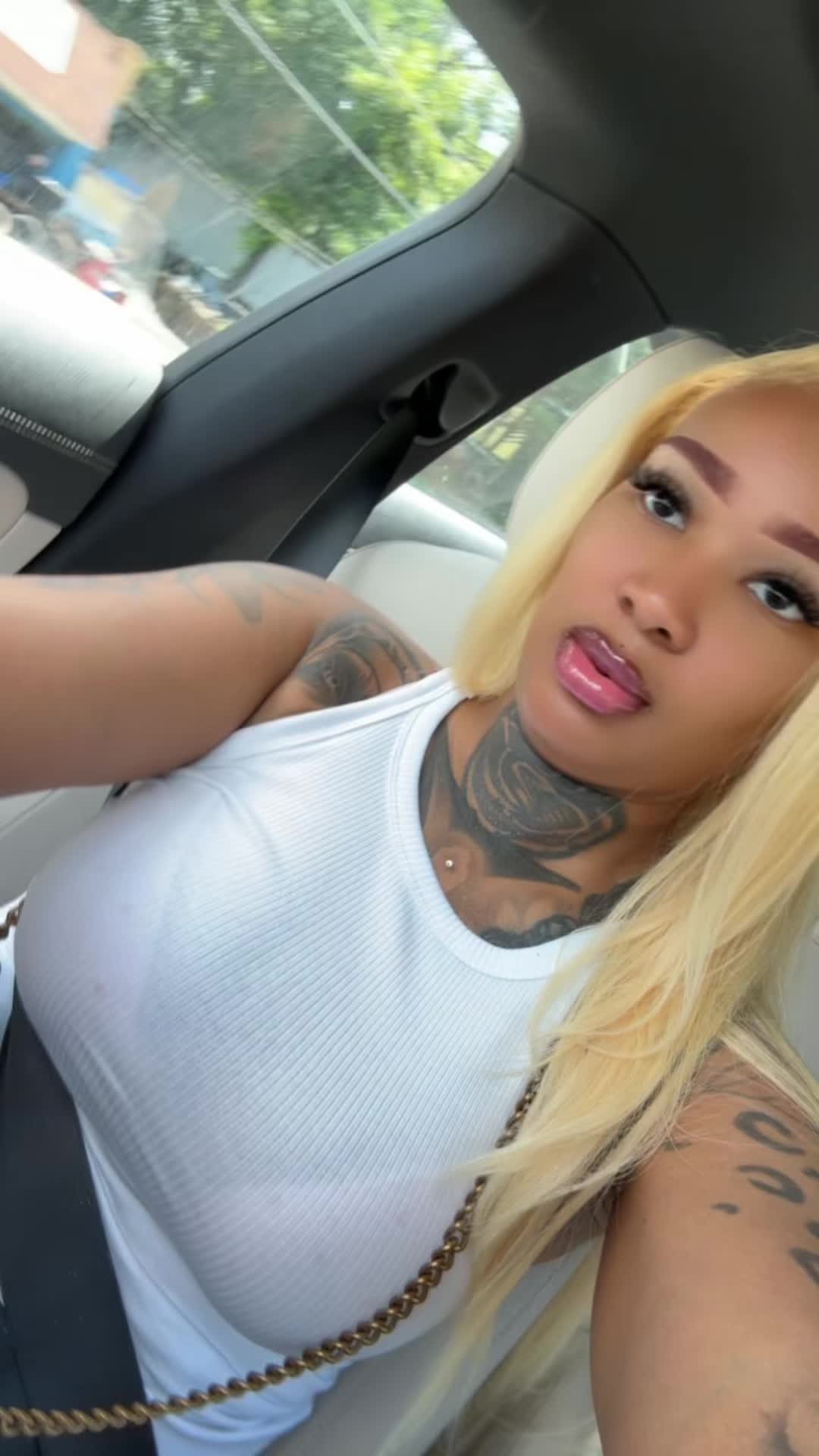 @RosegoldXO