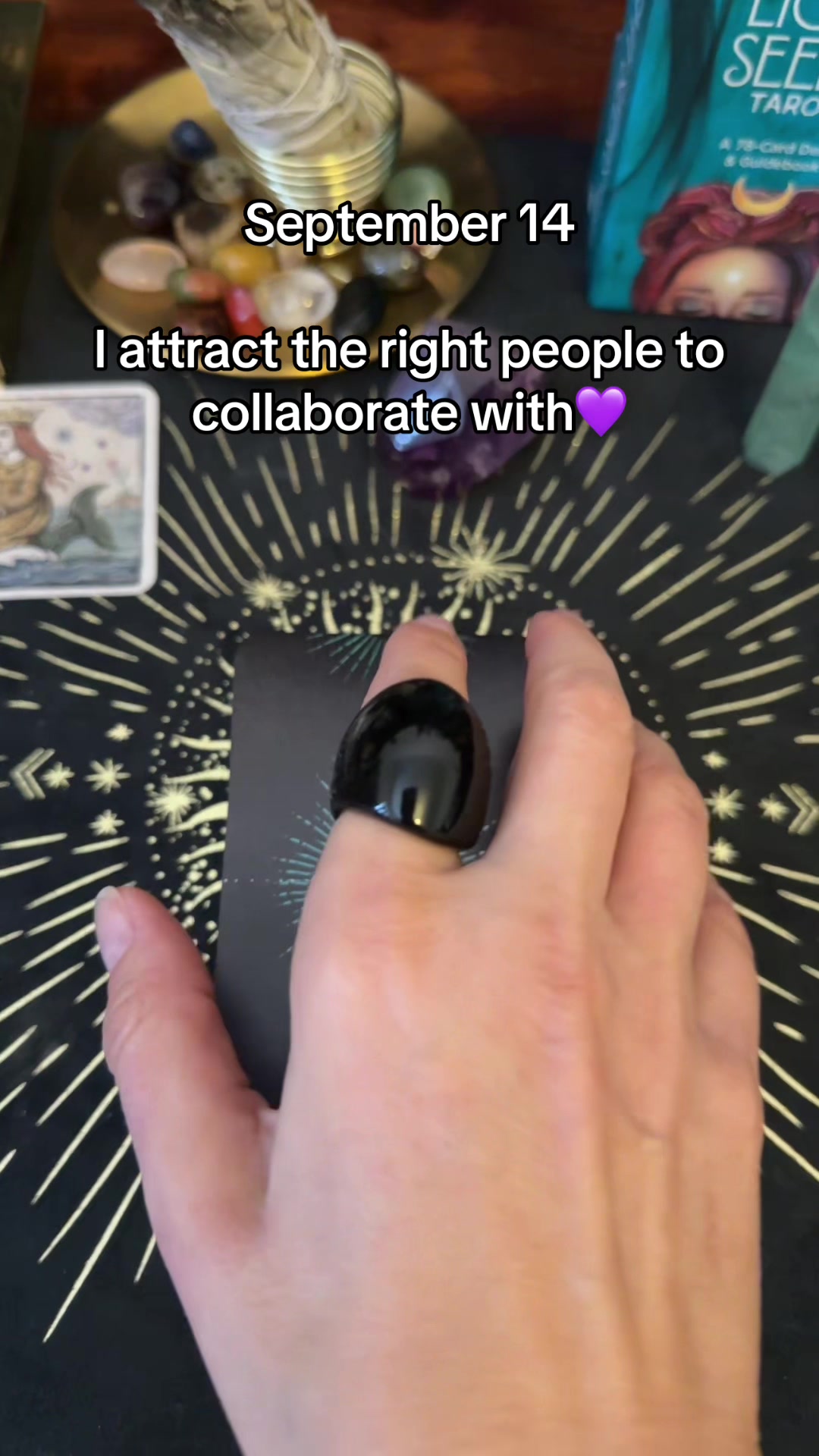 @Tarotcardsnomiracles