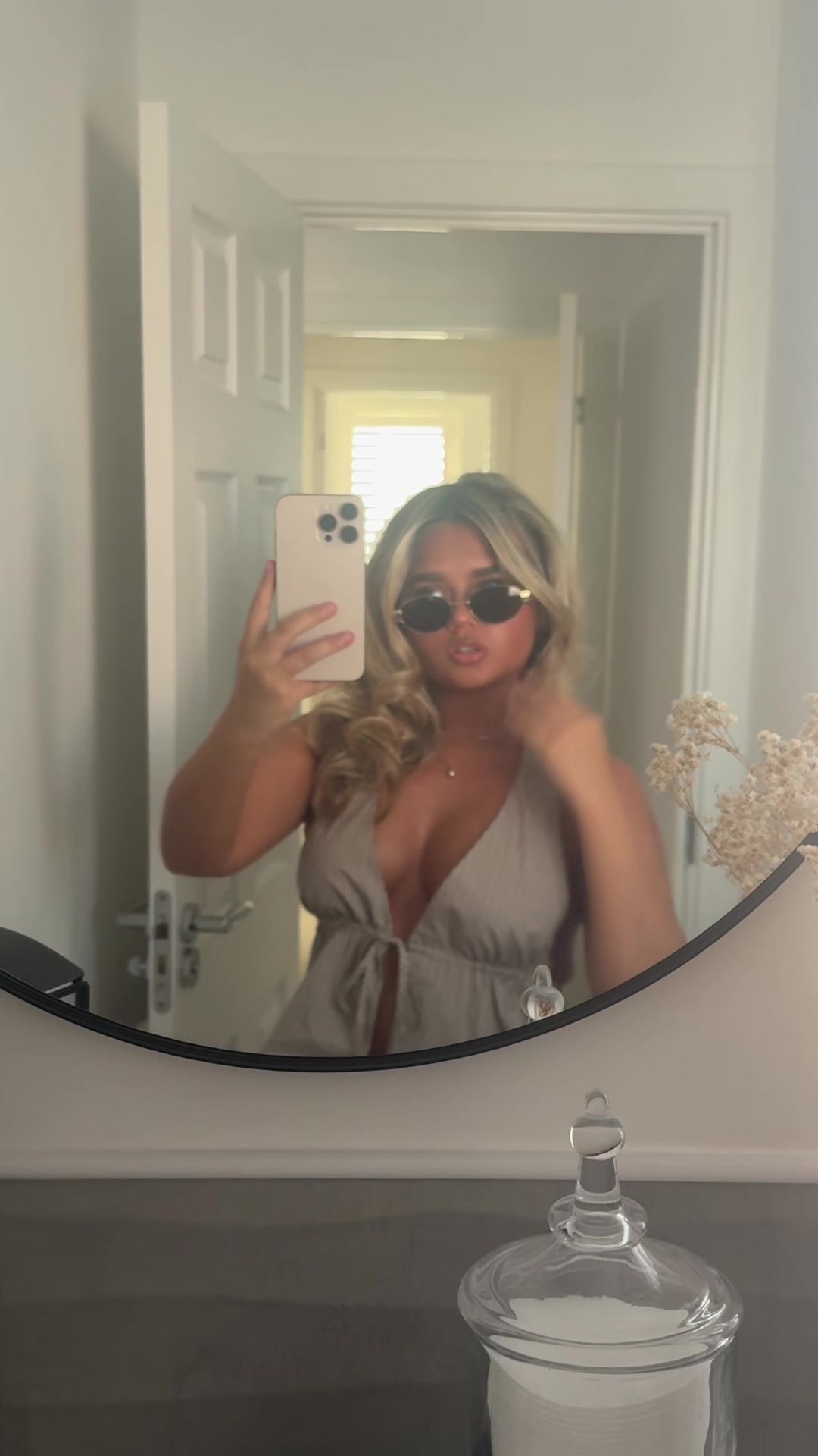@Ella