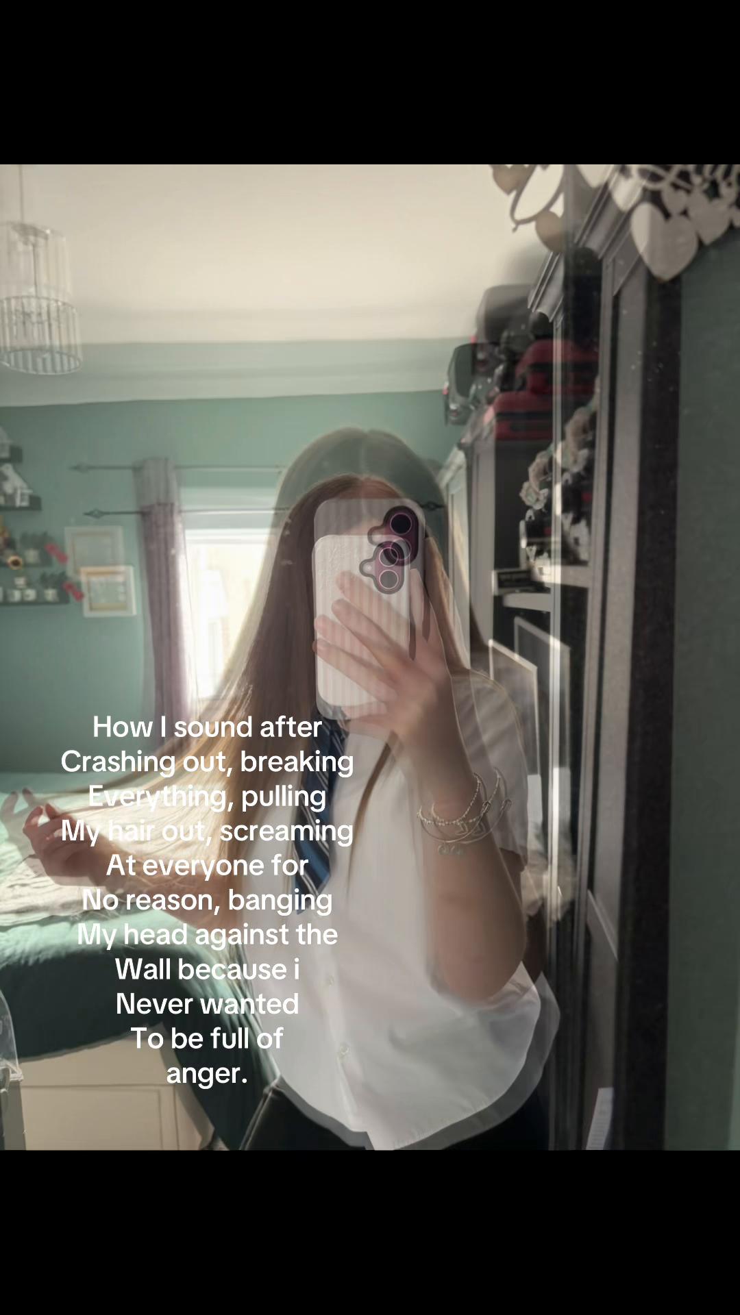 @𝓜𝓸𝓵𝓵𝓲𝓮🪽
