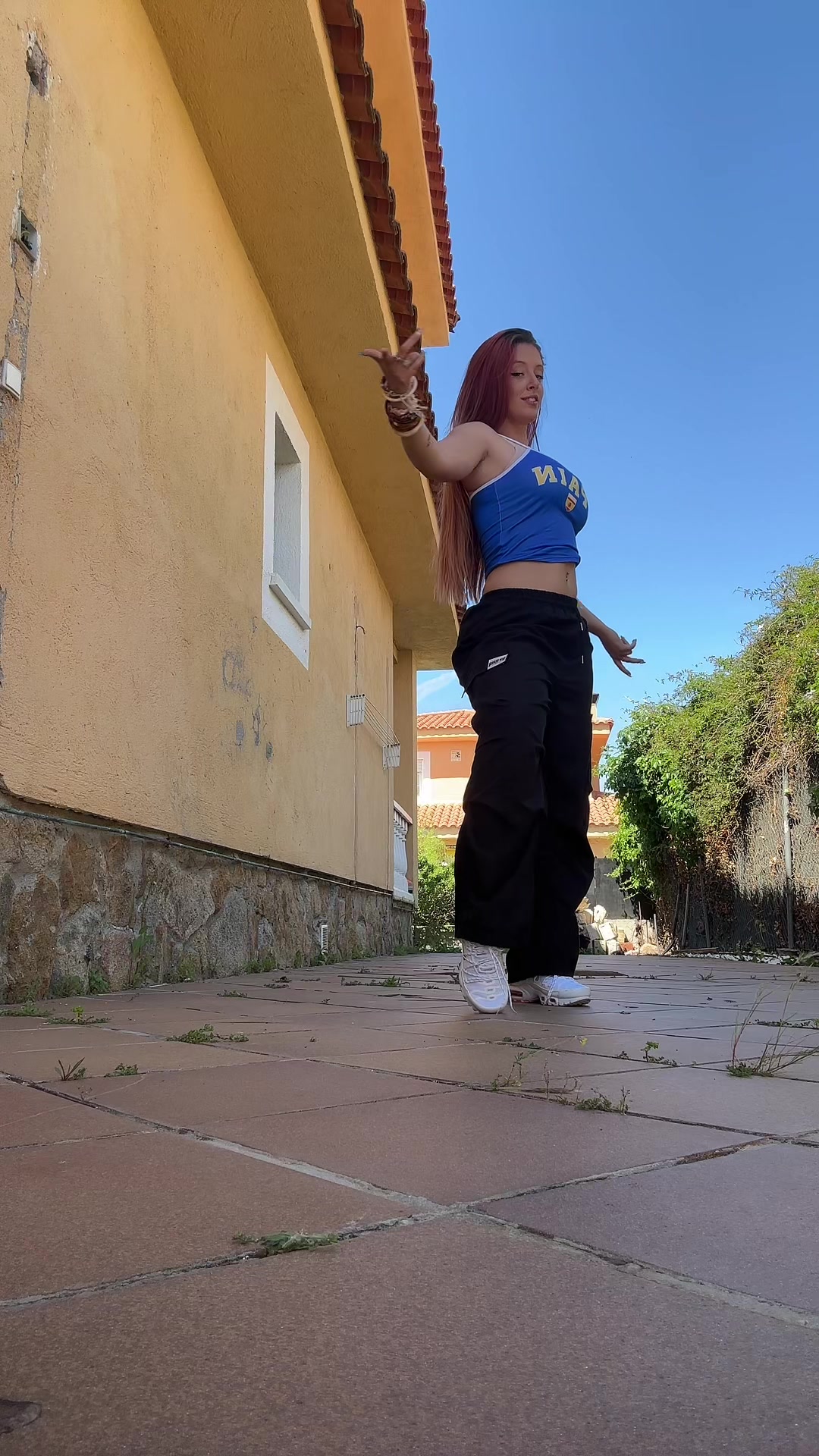 @𝔰𝔞𝔯𝔞🦋