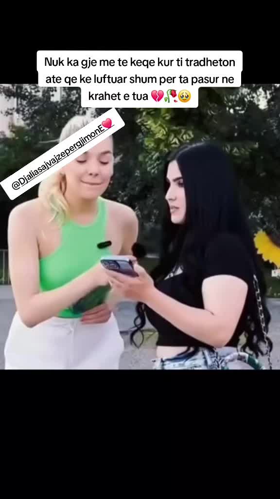 @Djali asaj vajze pergjimon E❤️