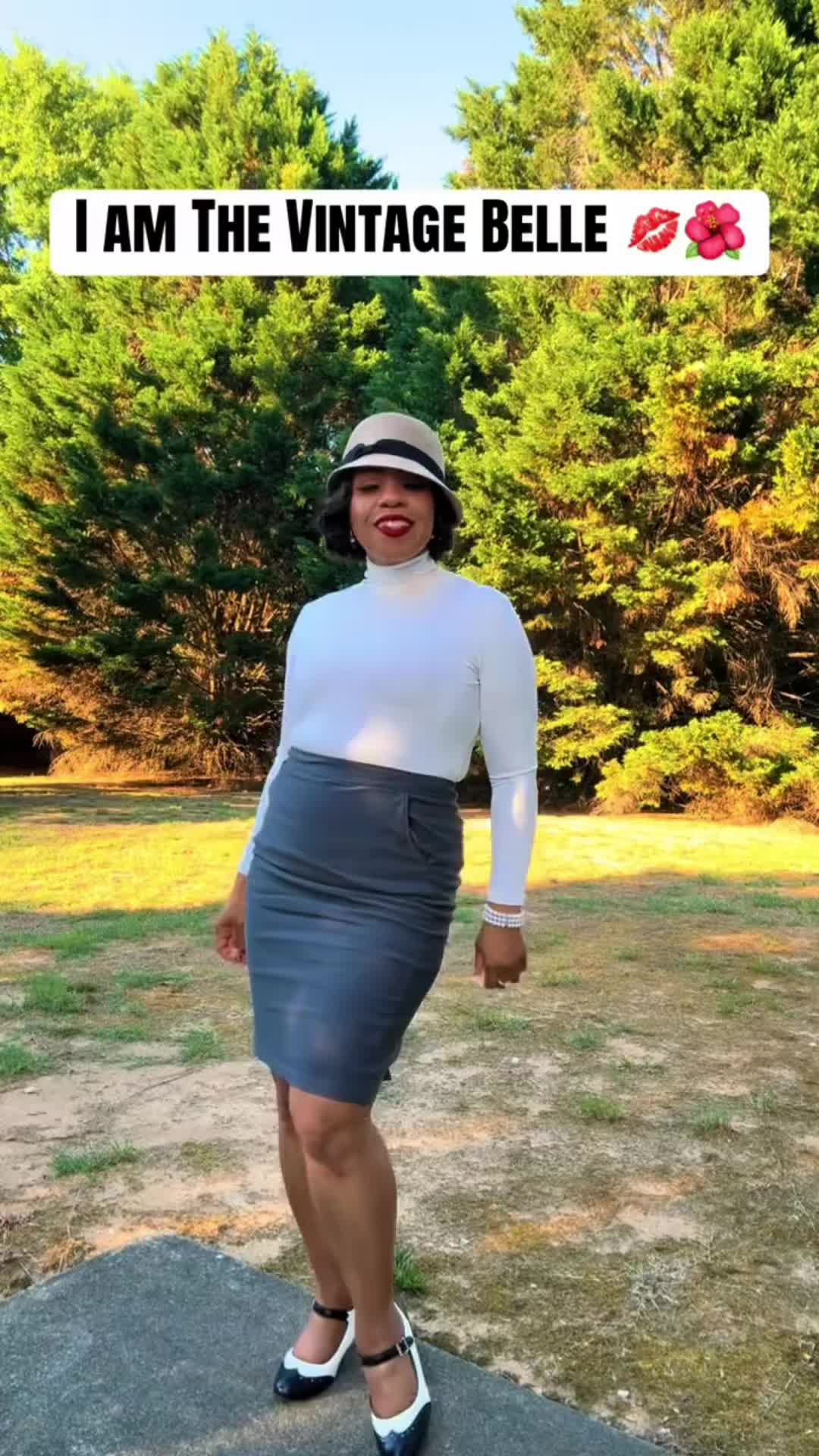 @TheVintageBelle