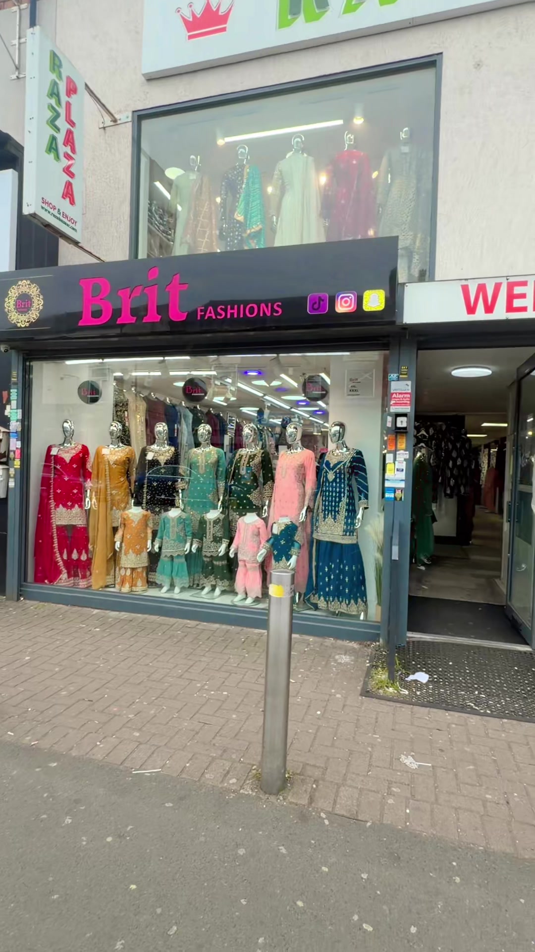@Brit Fashion ltd