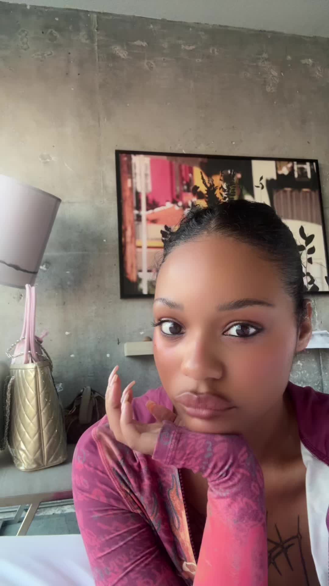 @girlnxtdoor