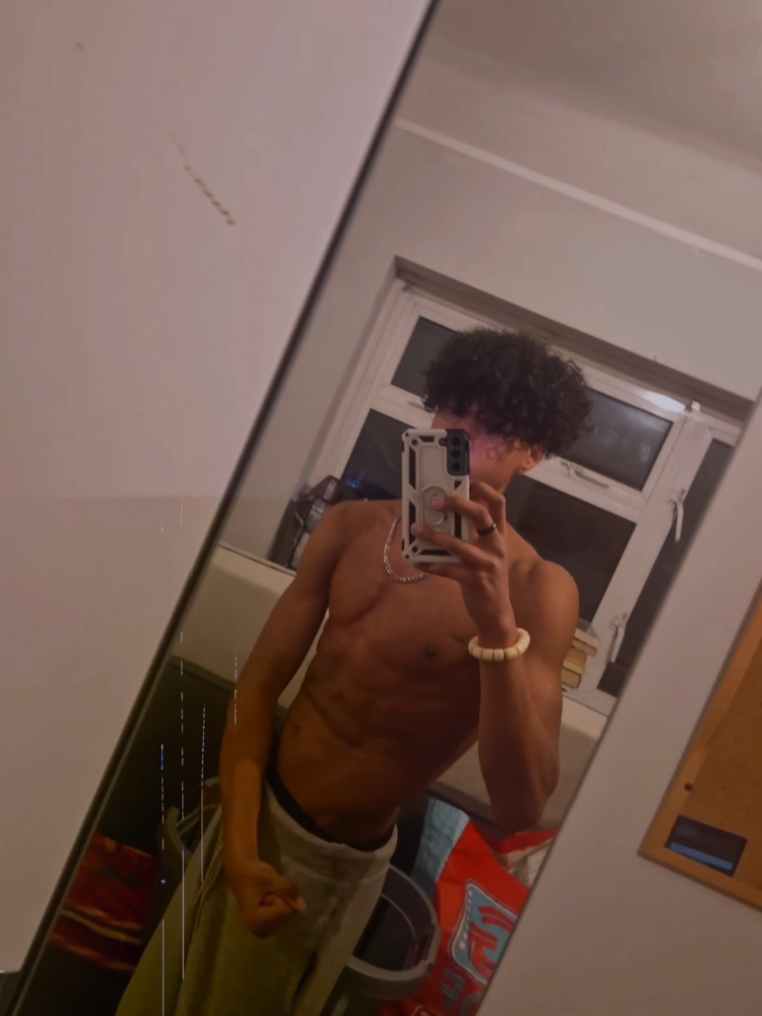 @itzjnthxn