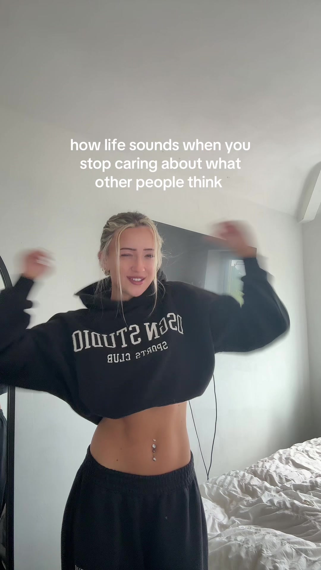 @livhowellll