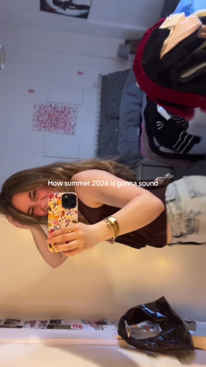@Elena🤫