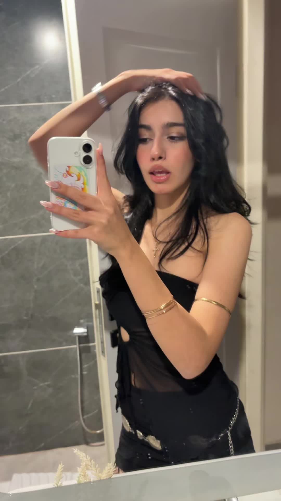 @nikaakarimi