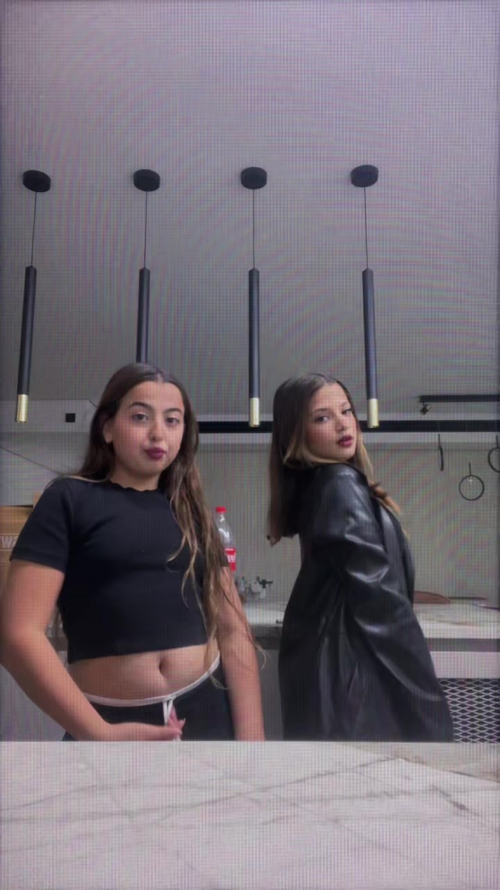 @🖤