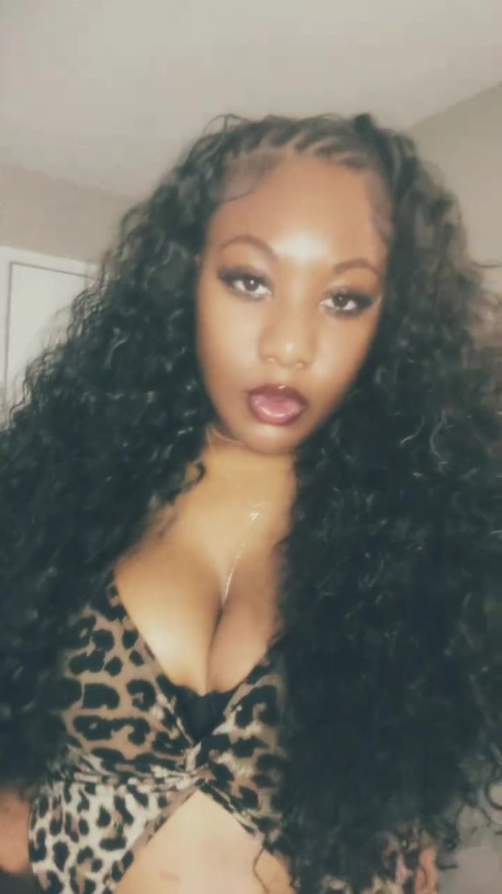 @nicoleee_