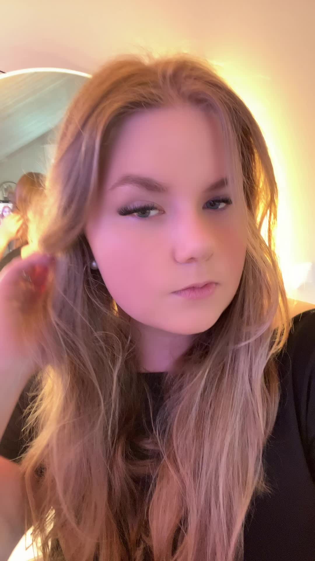 @😜😍🥵🥰🥂