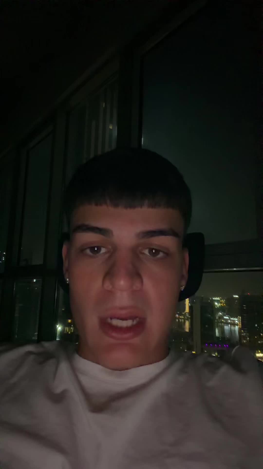 @victtor