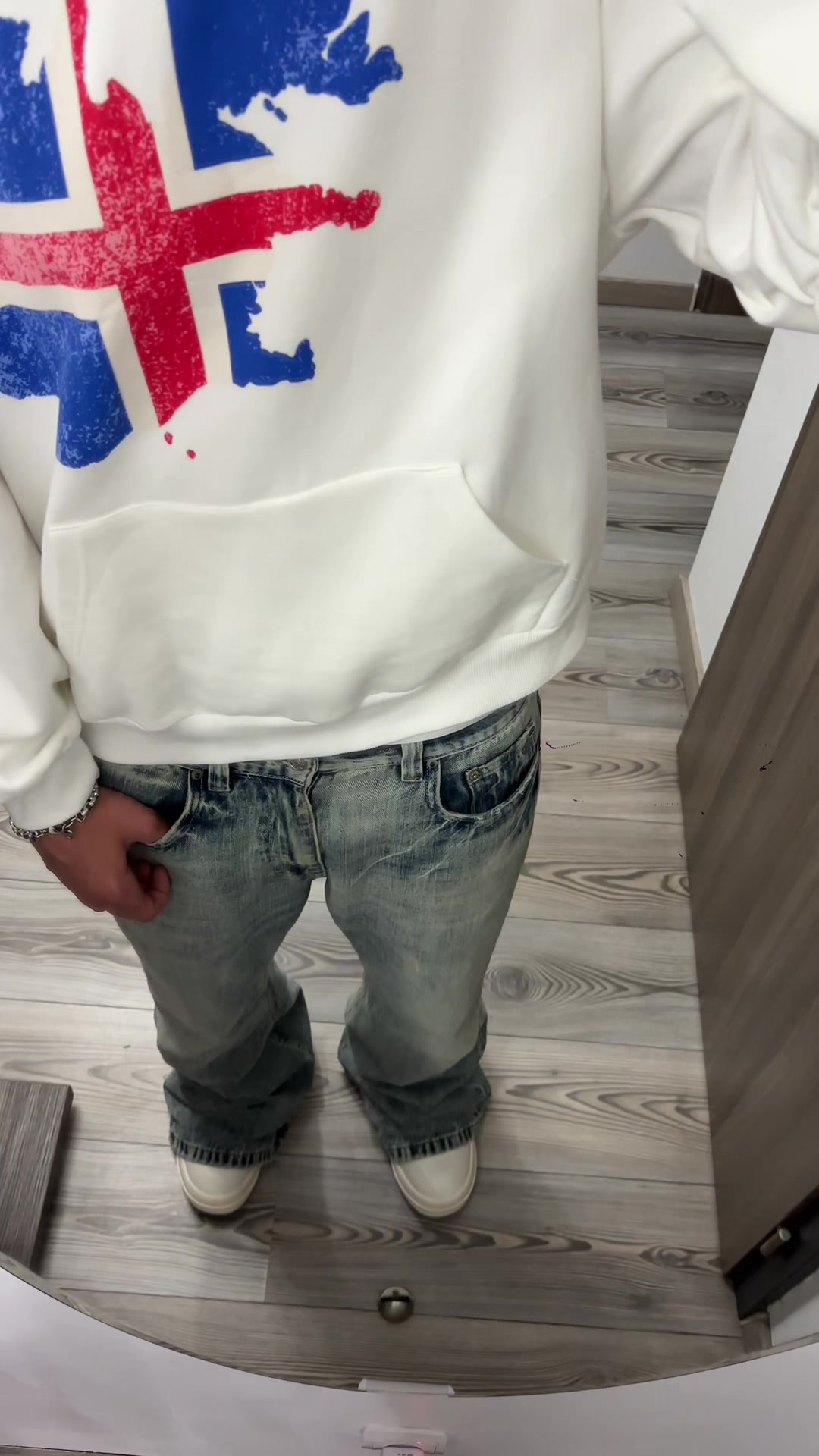 @hobbsfinds