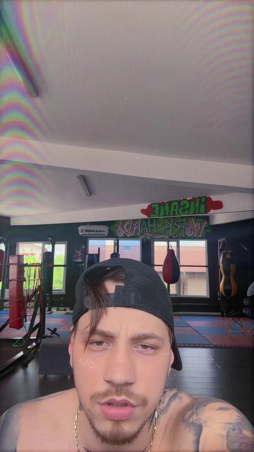 @LLL😈