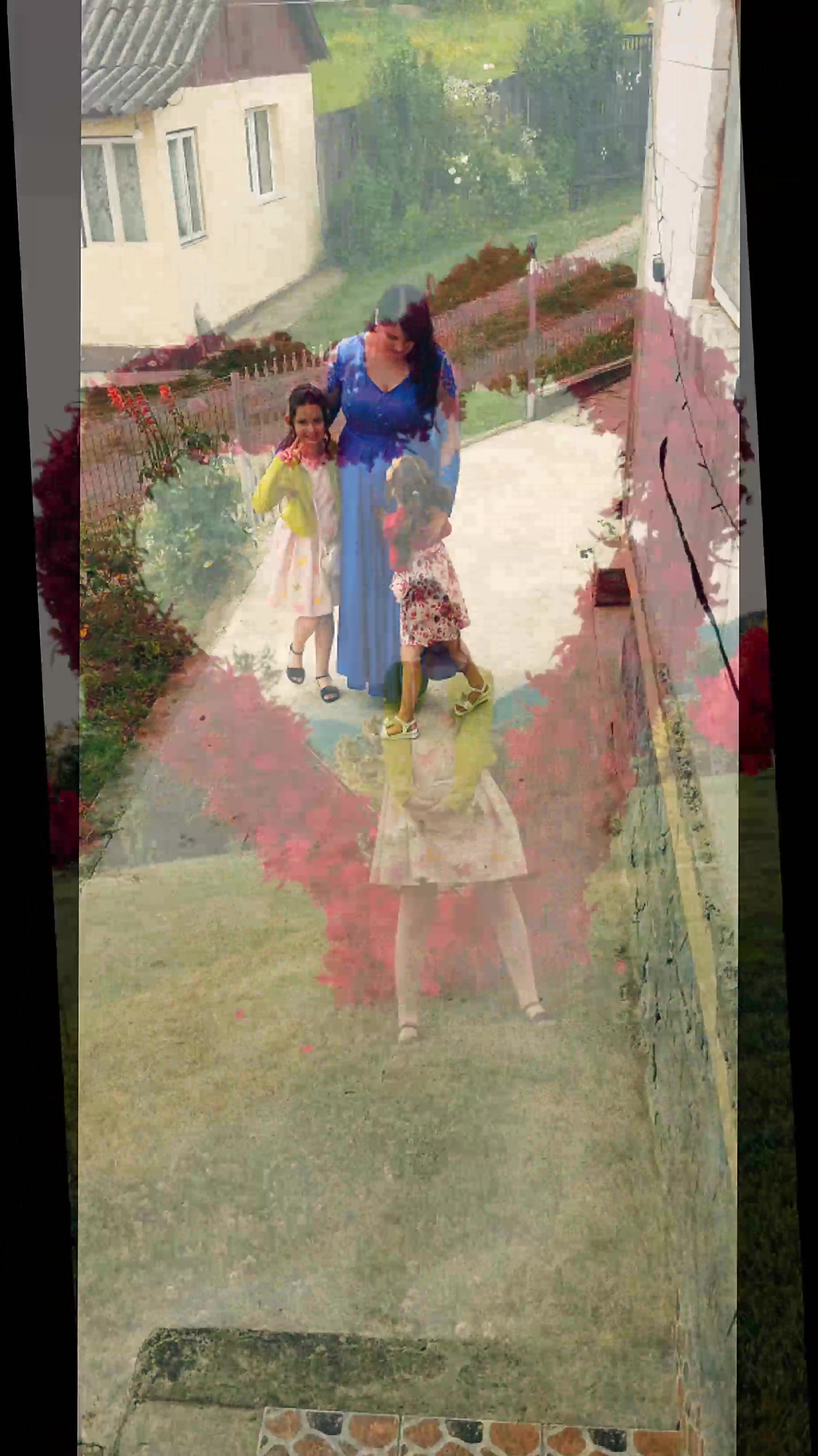 @RoxAna Gabry Ella