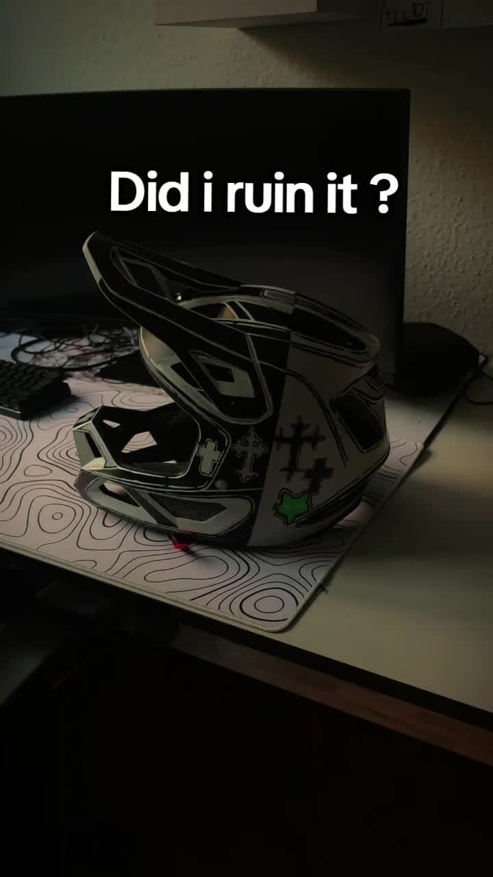 @E.🎭