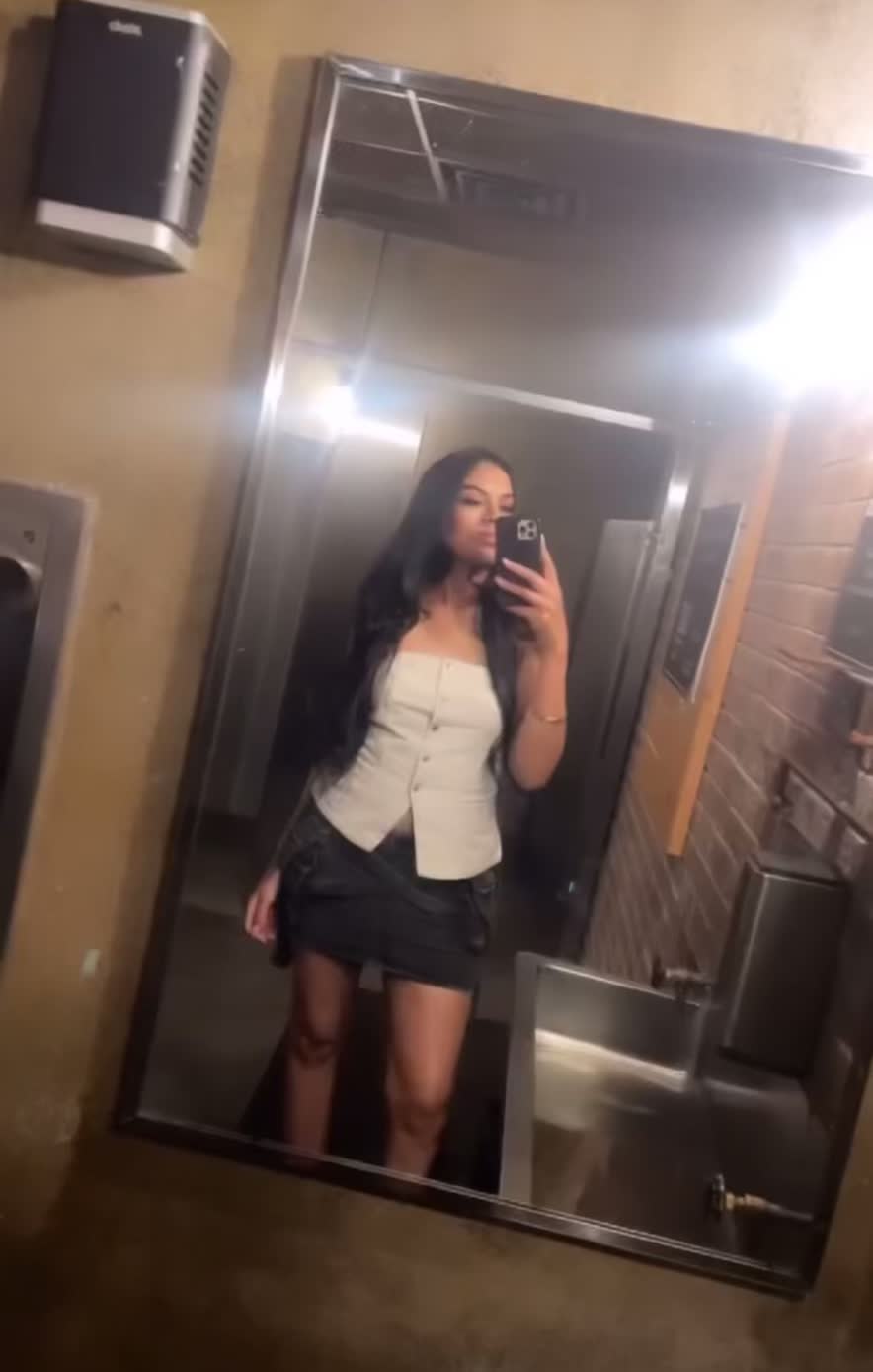 @EleynA