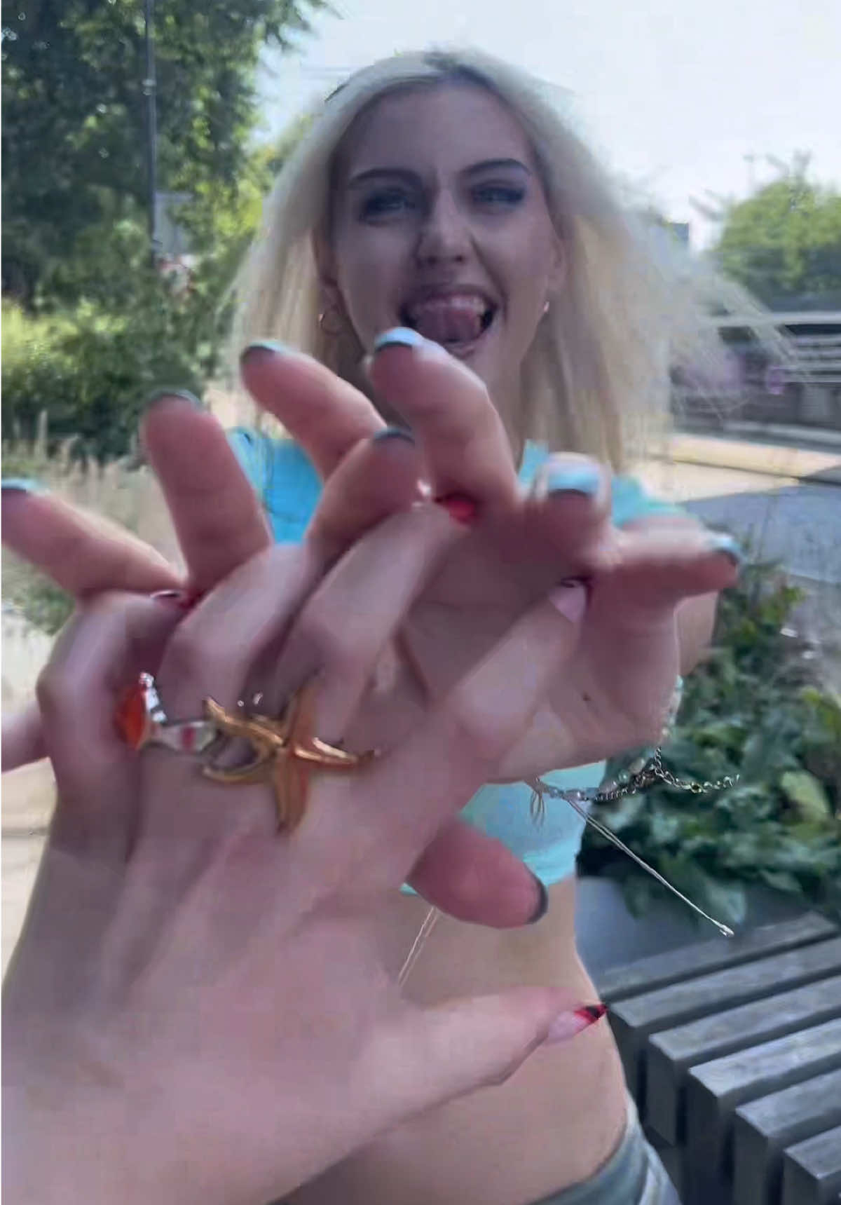 @itsliterallyjustbelle