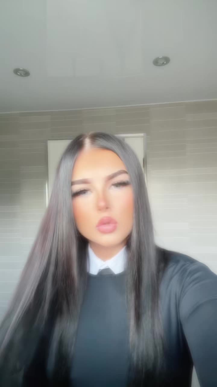 @Liv.priv