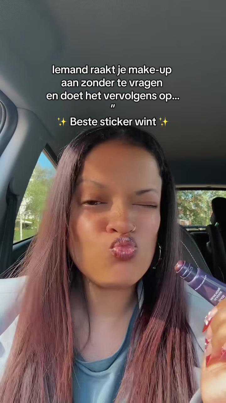 @FASHIIONIISTAZZ