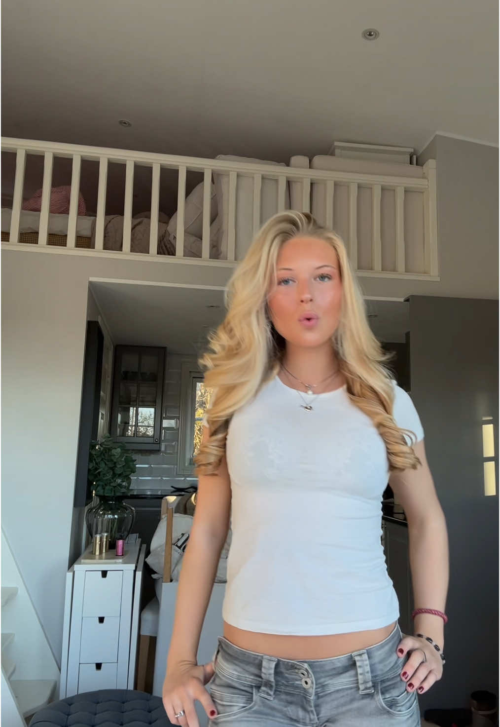 @Lo
