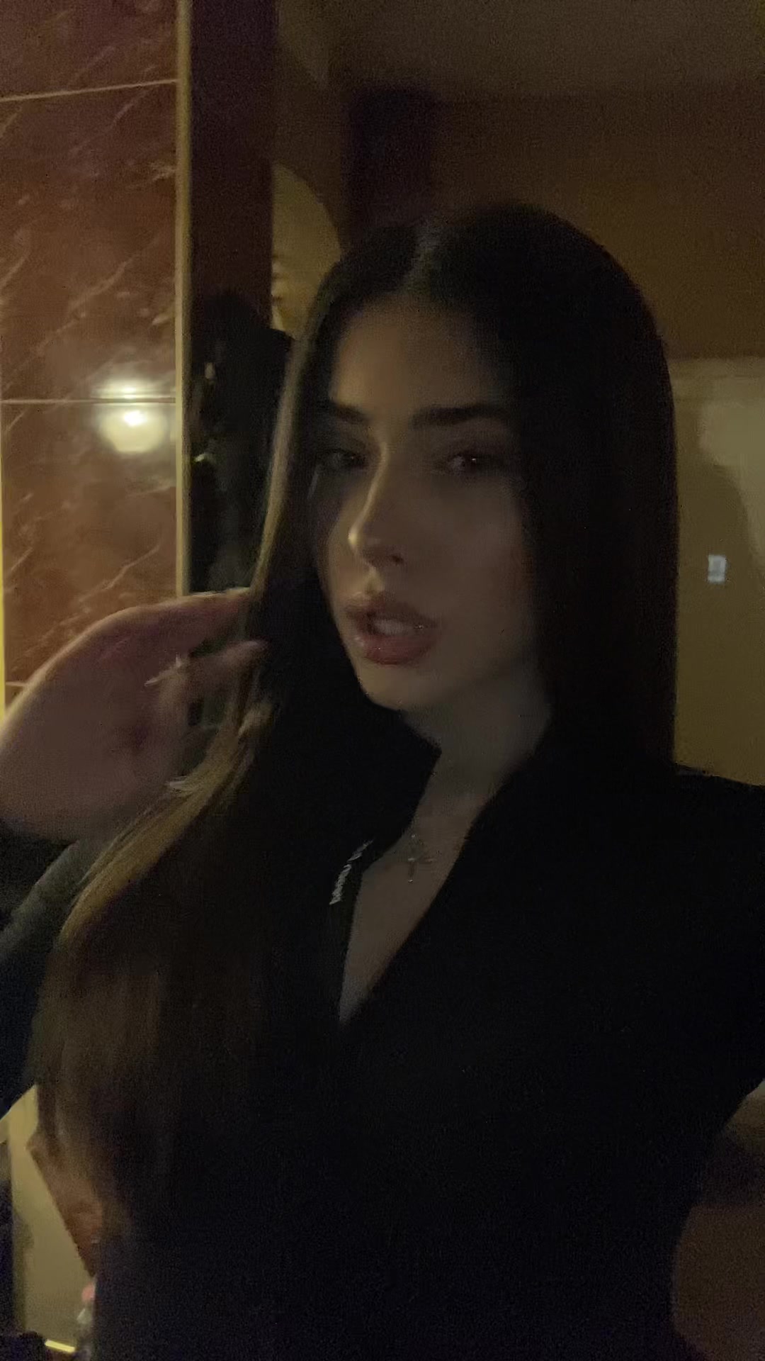 @👤