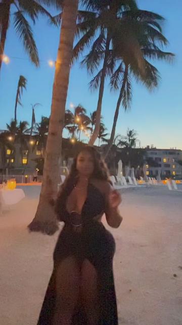 @Ashleythebombshell
