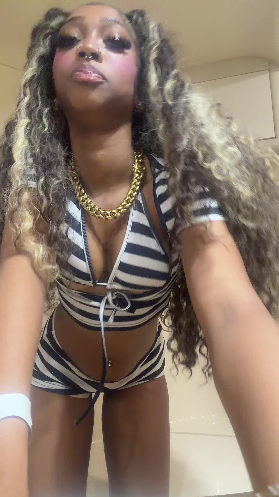 @Ladyleo🦁💵