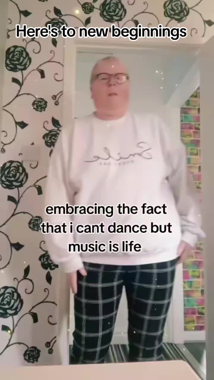 @Itsmedeedee