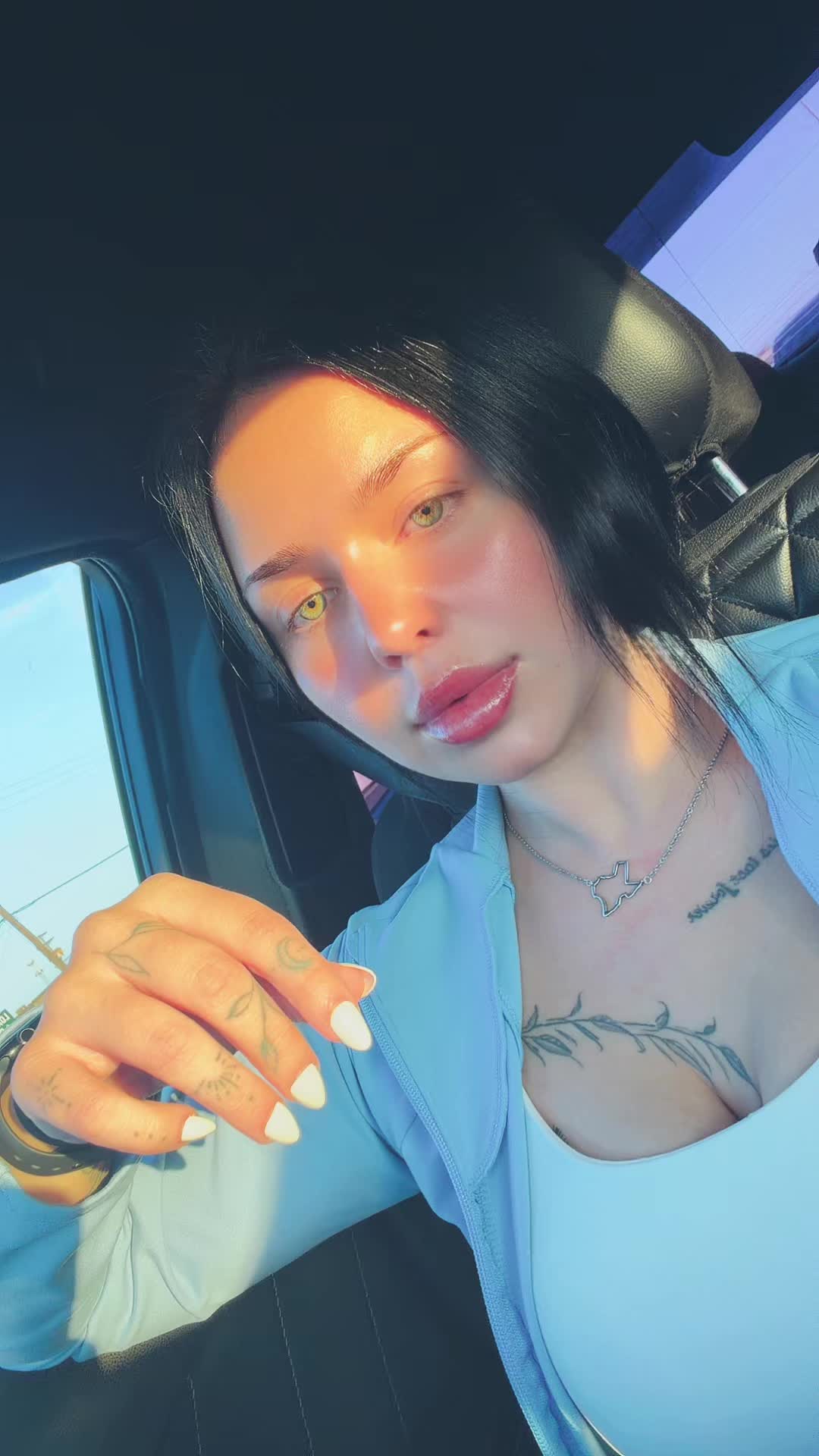 @🍒Carmen Henderson🍒