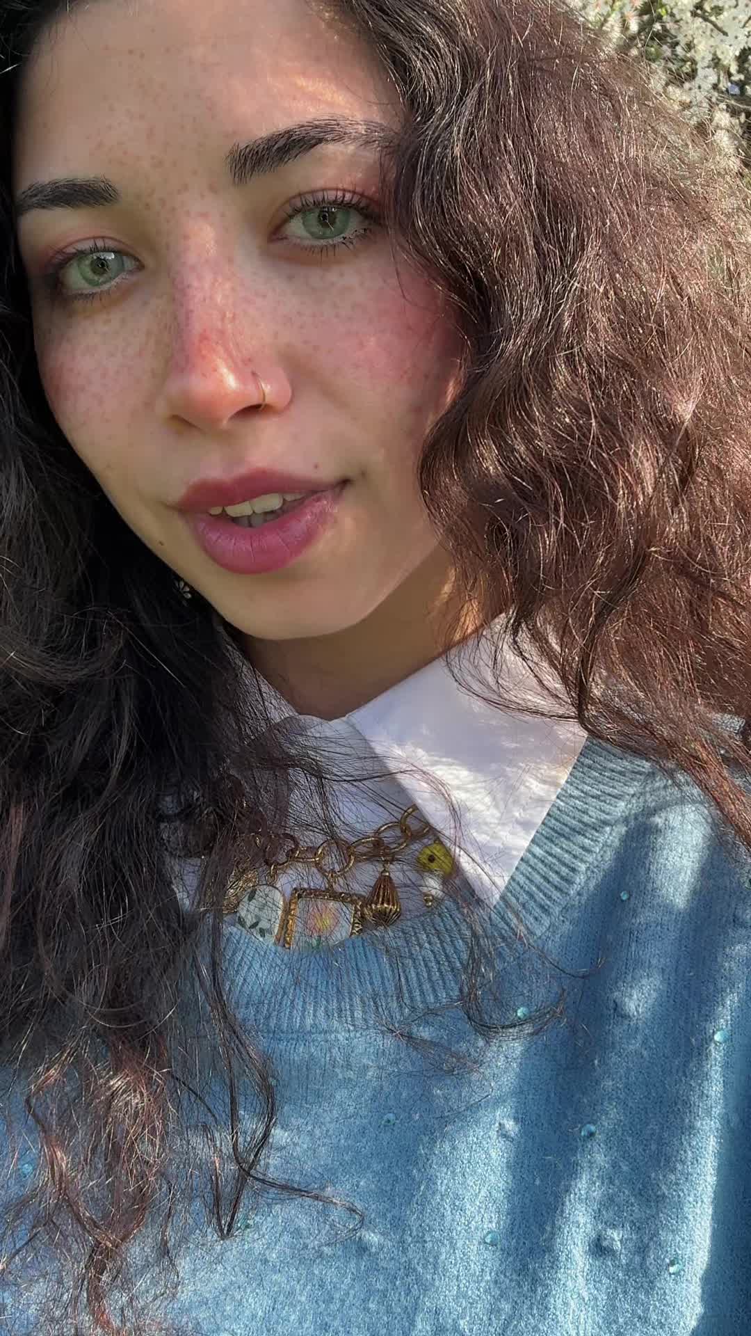 @Holmes_Sara