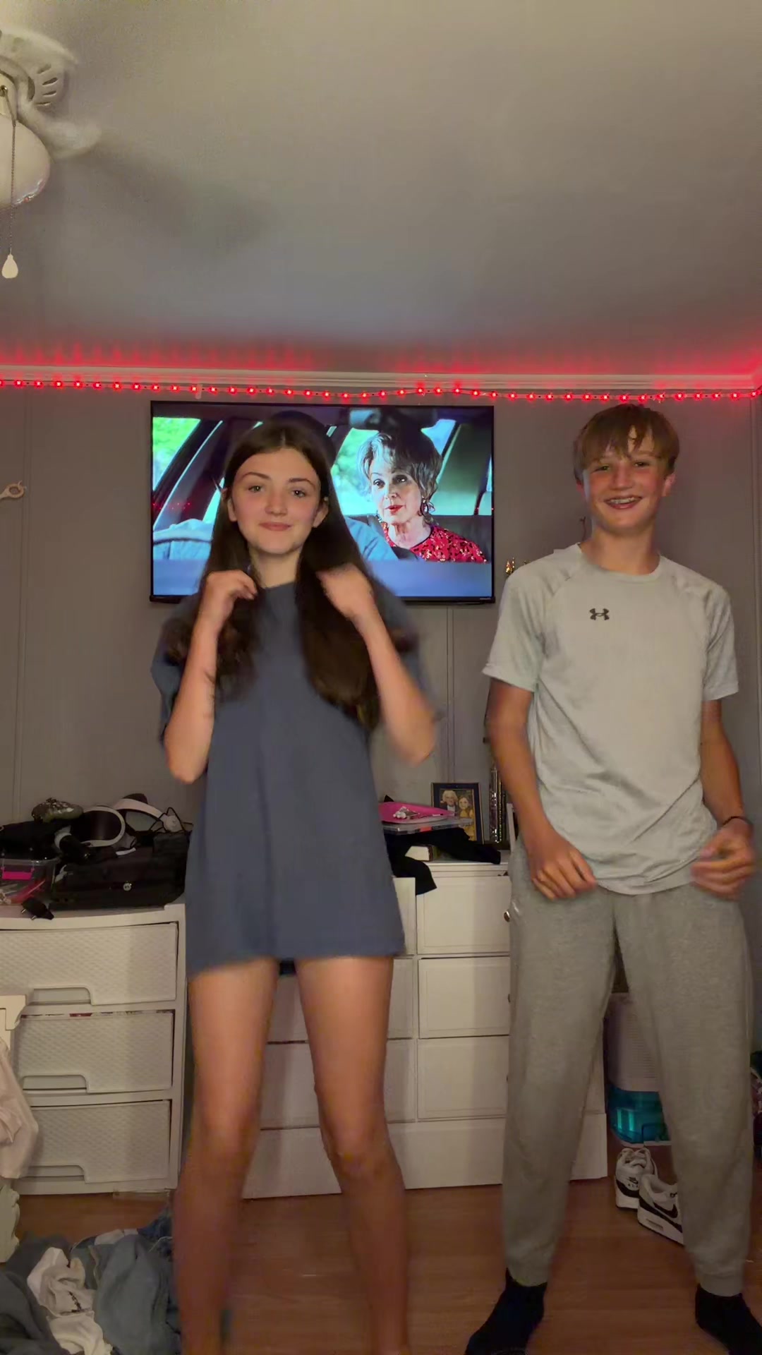 @Ava_dances😛🤘