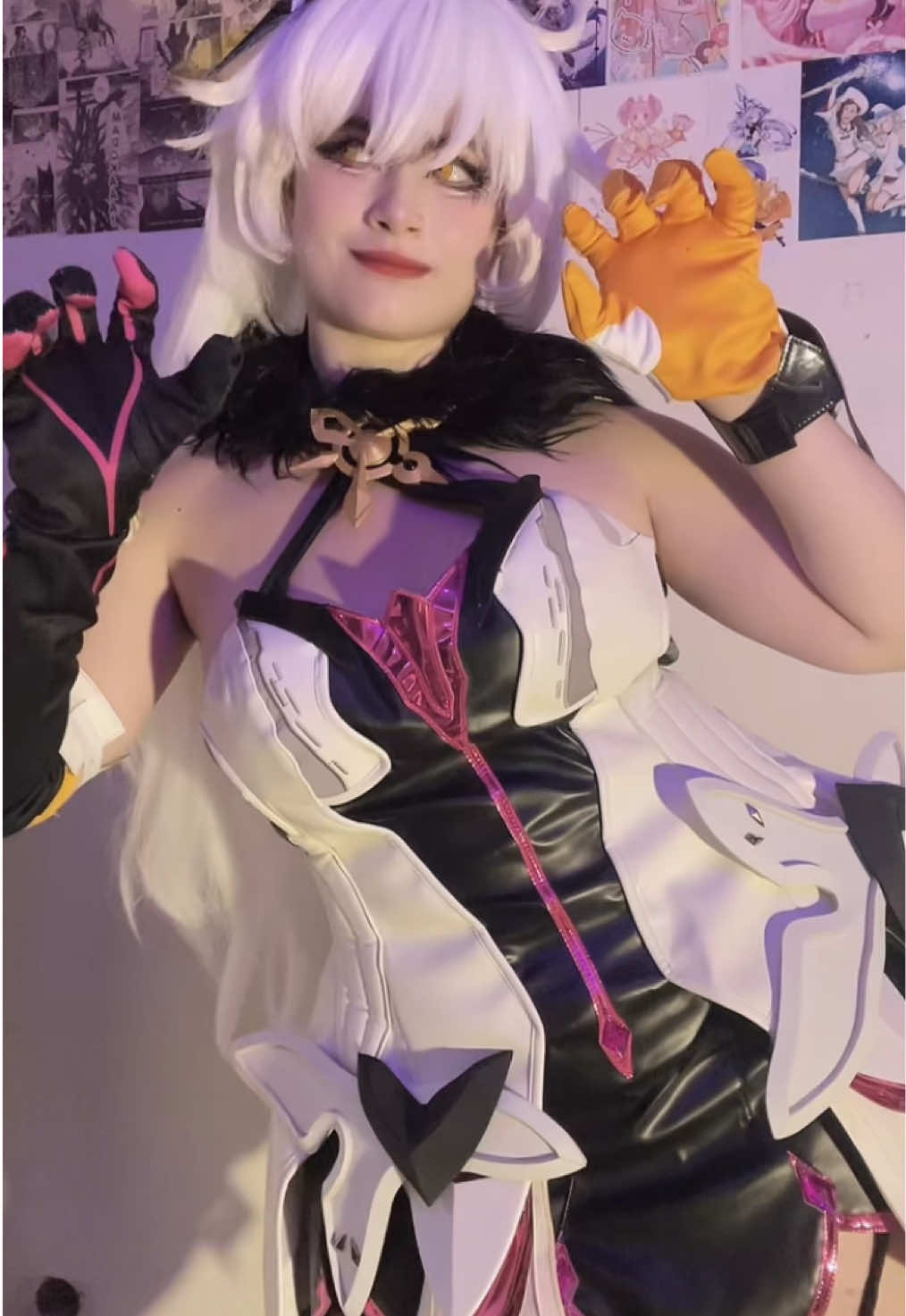 @alexia 🐈⬛🧡